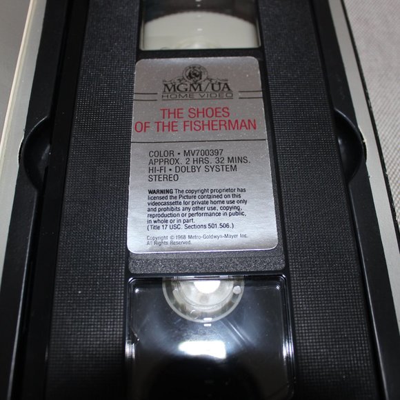 3/$28❤️rare 1968 SHOES OF THE FISHERMAN 1987 MGM large VHS case Anthony Quinn - Picture 5 of 8